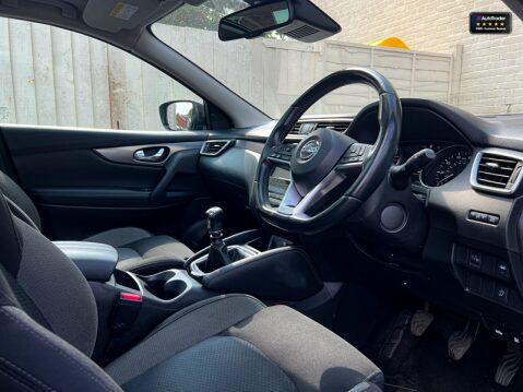 Nissan Qashqai Sold 1.3 DIG-T N-Connecta SUV 5dr Petrol Manual Euro 6 (s/s) (140 ps) 18