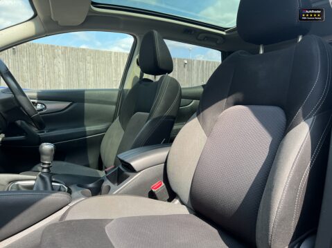 Nissan Qashqai Sold 1.3 DIG-T N-Connecta SUV 5dr Petrol Manual Euro 6 (s/s) (140 ps) 16