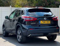 Nissan Qashqai Sold 1.3 DIG-T N-Connecta SUV 5dr Petrol Manual Euro 6 (s/s) (140 ps) 8