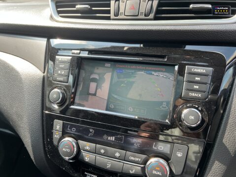 Nissan Qashqai Sold 1.3 DIG-T N-Connecta SUV 5dr Petrol Manual Euro 6 (s/s) (140 ps) 24