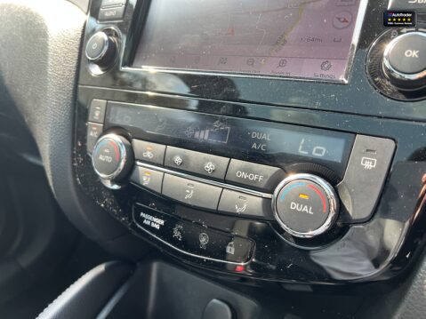 Nissan Qashqai Sold 1.3 DIG-T N-Connecta SUV 5dr Petrol Manual Euro 6 (s/s) (140 ps) 25