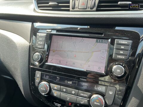 Nissan Qashqai Sold 1.3 DIG-T N-Connecta SUV 5dr Petrol Manual Euro 6 (s/s) (140 ps) 23