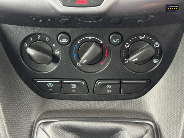 Ford Transit Connect SWB L1H1 200 Limited Alloys Air Con Camera EURO 6 32