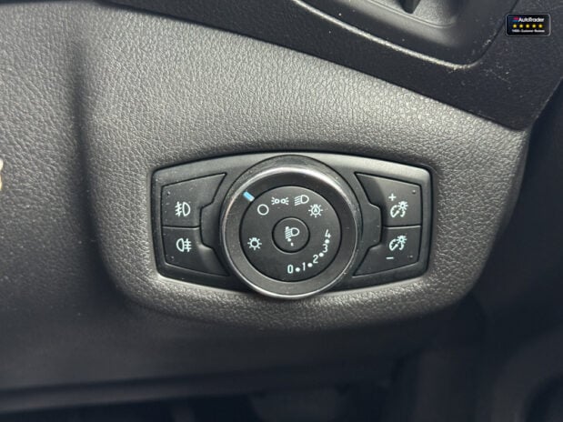 Ford Transit Connect SWB L1H1 200 Limited Alloys Air Con Camera EURO 6 23