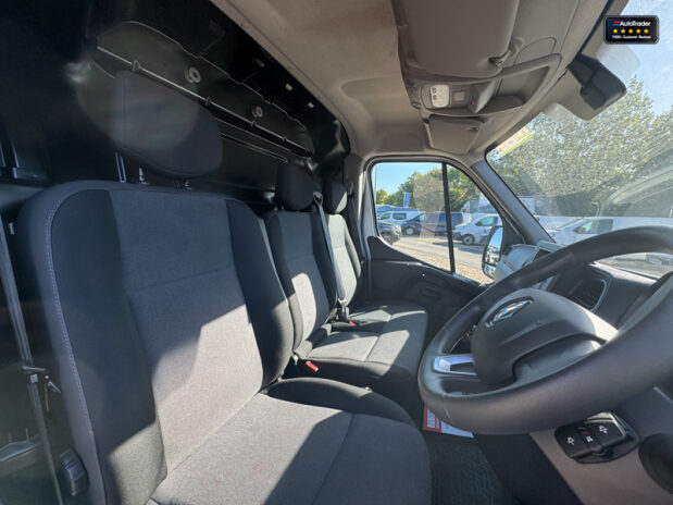Renault Master MWB L2H2 [SOLD KH] Medium Roof Mm35 Business EURO 6 15