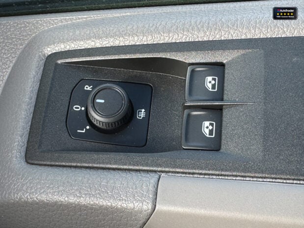 Volkswagen Crafter MWB L2 High Roof Cr35 Tdi Commerce Plus Air Con Sensors EURO 6 29