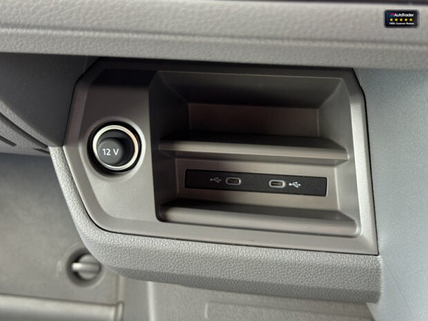 Volkswagen Crafter MWB L2 High Roof Cr35 Tdi Commerce Plus Air Con Sensors EURO 6 41