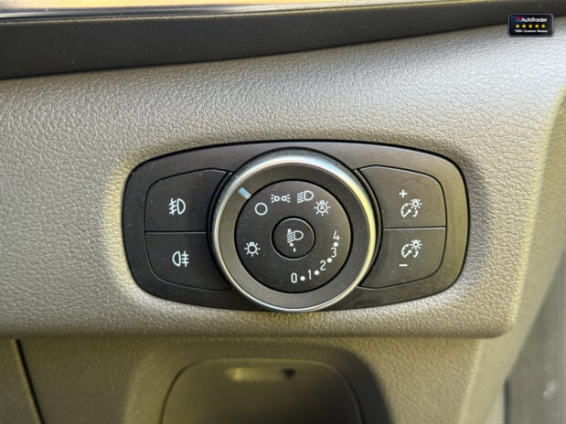 Ford Tourneo Custom Titanium|9 Seater|L2|Auto|LWB|320|Ecoblue|Euro 6|No VAT 15