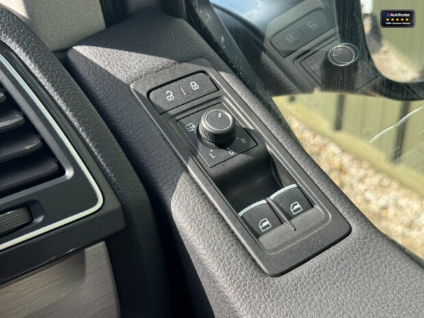 Volkswagen California 2.0 BiTDI BlueMotion Tech Ocean Camper 4dr Diesel DSG 4Motion Euro 19