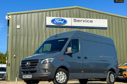 Mercedes-Benz Sprinter MWB L2H2 Medium Roof 315 Cdi Premium Auto Air Con Cam Nav Sensors EURO 6