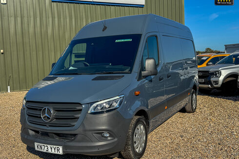 Mercedes-Benz Sprinter MWB L2H2 Medium Roof 315 Cdi Premium Auto Air Con Cam Nav Sensors EURO 6
