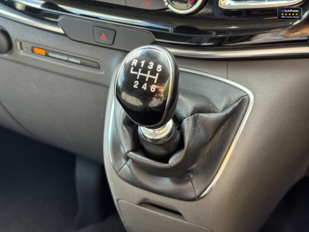 Ford Tourneo Custom 320|Titanium|L2|9 Seater|Manual|Euro 6|VAT Q 24