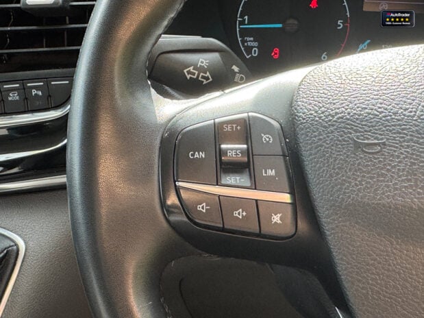 Ford Tourneo Custom 320|Titanium|L2|9 Seater|Manual|Euro 6|VAT Q 13