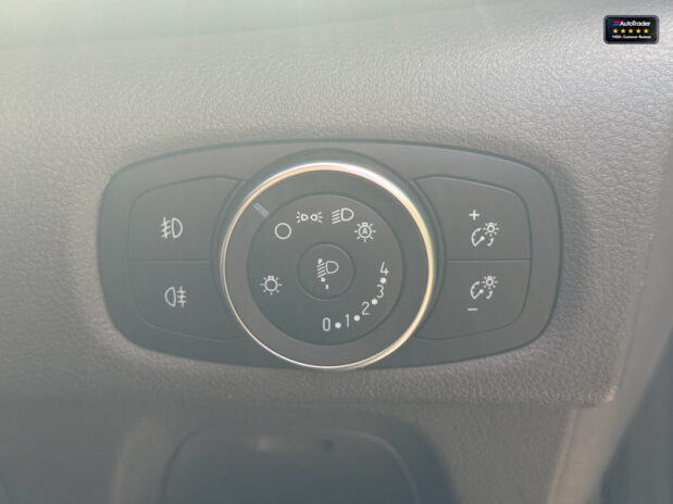 Ford Tourneo Custom 320|Titanium|L2|9 Seater|Manual|Euro 6|VAT Q 15