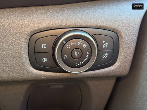 Ford Tourneo Custom 320|Titanium|L2|9 Seater|Manual|Euro 6|VAT Q 15