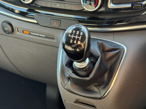 Ford Tourneo Custom 320|Titanium|L2|9 Seater|Manual|Euro 6|VAT Q 24