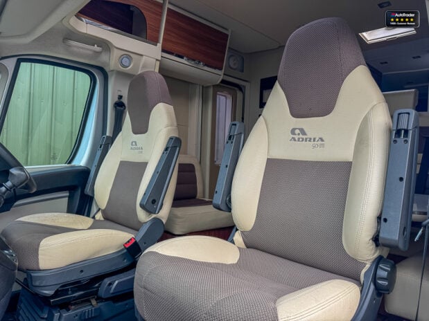 Adria M670 SL 4 Berth|4 Belt|Garage|Awning|LOW MILES 8