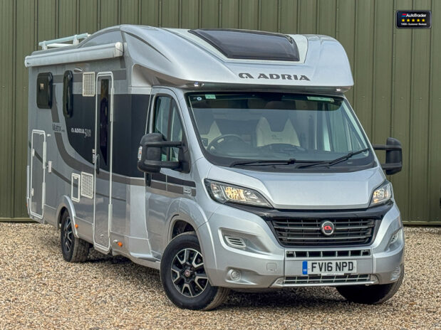 Adria M670 SL 4 Berth|4 Belt|Garage|Awning|LOW MILES 3