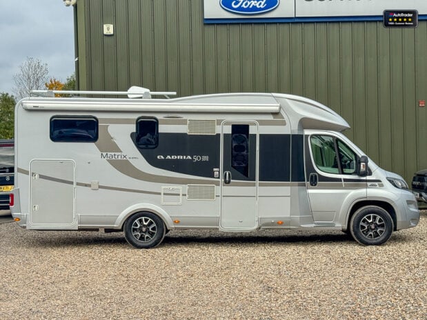 Adria M670 SL 4 Berth|4 Belt|Garage|Awning|LOW MILES 5