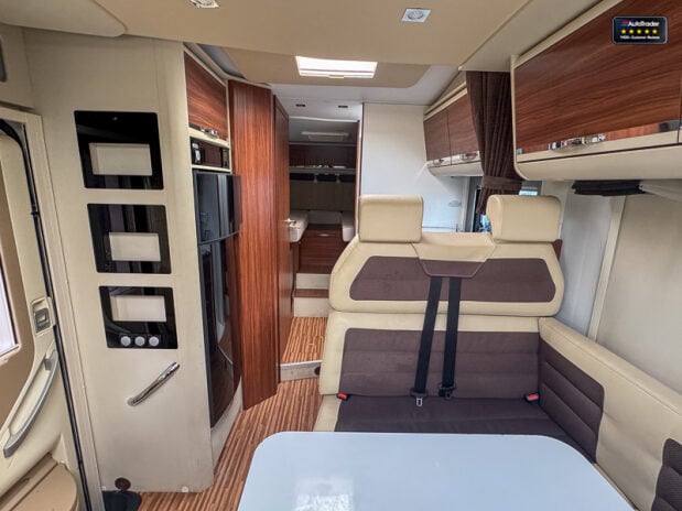 Adria M670 SL 4 Berth|4 Belt|Garage|Awning|LOW MILES 9
