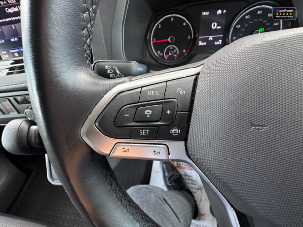 Volkswagen Transporter AUTO SWB L1H1 T30 Tdi Highline Air Con Alloys Sensors EURO 6 NO VAT 17