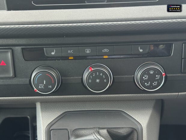 Volkswagen Transporter AUTO SWB L1H1 T30 Tdi Highline Air Con Alloys Sensors EURO 6 NO VAT 32