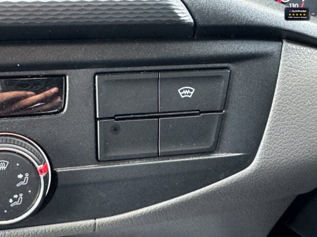 Volkswagen Transporter AUTO SWB L1H1 T30 Tdi Highline Air Con Alloys Sensors EURO 6 NO VAT 36