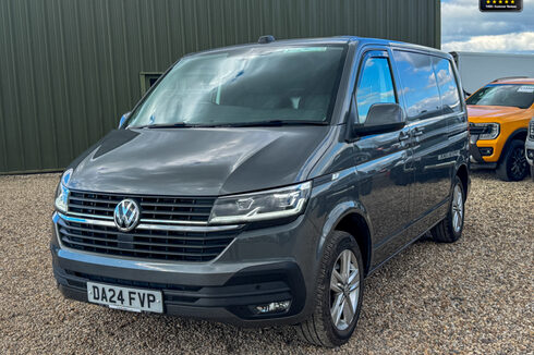 Volkswagen Transporter AUTO SWB L1H1 T30 Tdi Highline Air Con Alloys Sensors EURO 6 NO VAT