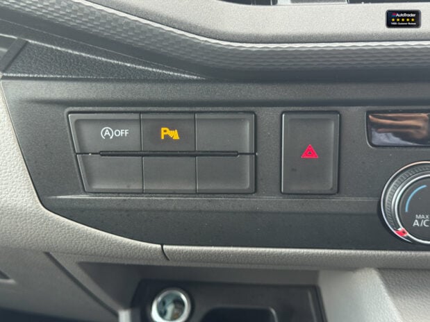 Volkswagen Transporter AUTO SWB L1H1 T30 Tdi Highline Air Con Alloys Sensors EURO 6 NO VAT 33