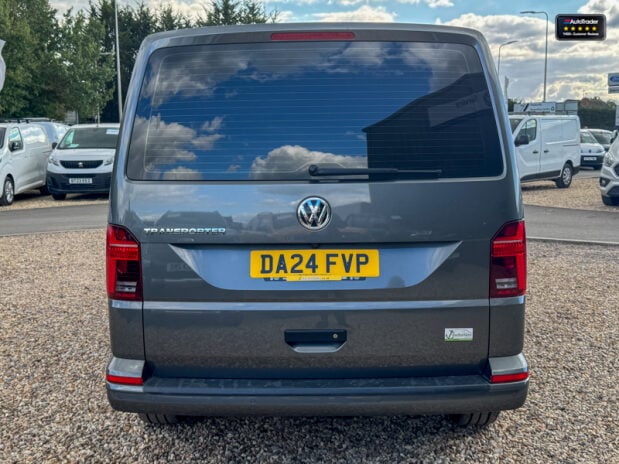 Volkswagen Transporter AUTO SWB L1H1 T30 Tdi Highline Air Con Alloys Sensors EURO 6 NO VAT 7