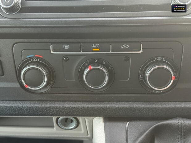 Volkswagen Transporter Crew Cab SWB T32 Tdi Kombi Highline Air Con Nav Sensors EURO 6 NO VAT 36