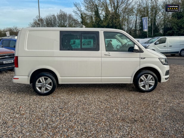 Volkswagen Transporter Crew Cab SWB T32 Tdi Kombi Highline Air Con Nav Sensors EURO 6 NO VAT 6