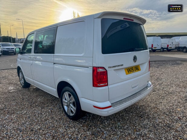 Volkswagen Transporter Crew Cab SWB T32 Tdi Kombi Highline Air Con Nav Sensors EURO 6 NO VAT 11