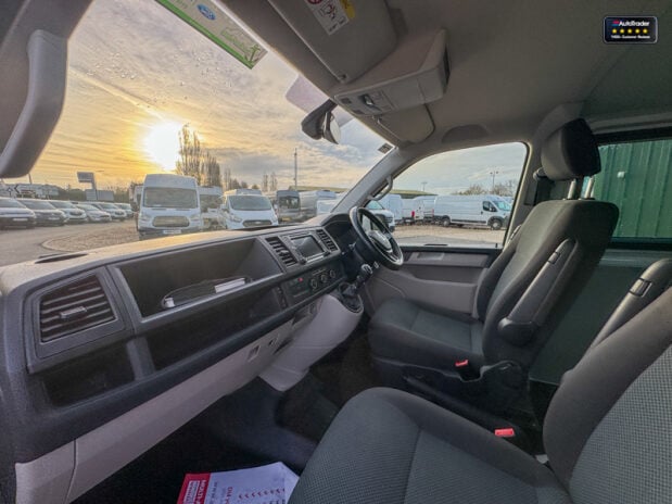 Volkswagen Transporter Crew Cab SWB T32 Tdi Kombi Highline Air Con Nav Sensors EURO 6 NO VAT 14