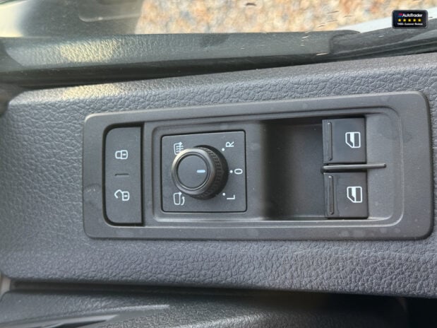 Volkswagen Transporter Crew Cab SWB T32 Tdi Kombi Highline Air Con Nav Sensors EURO 6 NO VAT 25