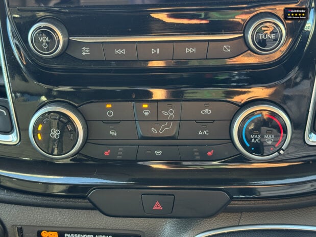 Ford Transit Custom Crew Cab SWB L1H1 300 Limited Air Con Sensors EURO 6 36