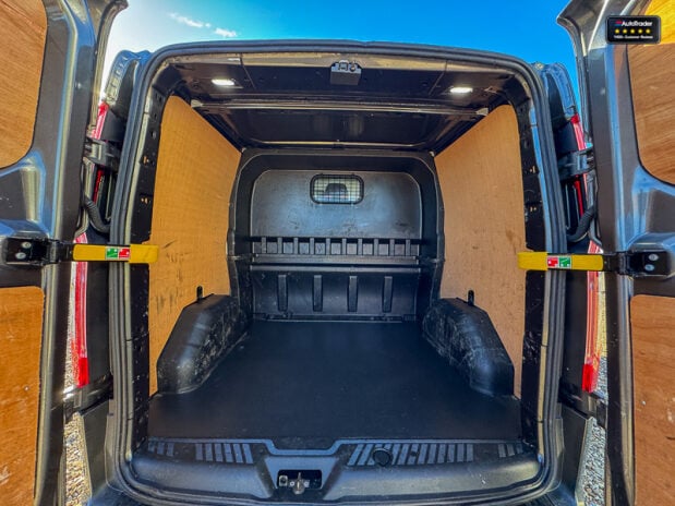 Ford Transit Custom Crew Cab SWB L1H1 300 Limited Air Con Sensors EURO 6 10