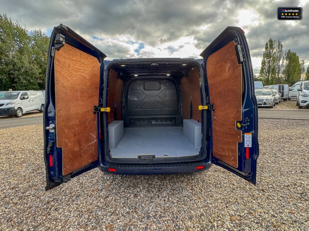 Ford Transit Custom AUTO SWB L1H1 290 Sport Alloys Air Con Sensors EURO 6 8