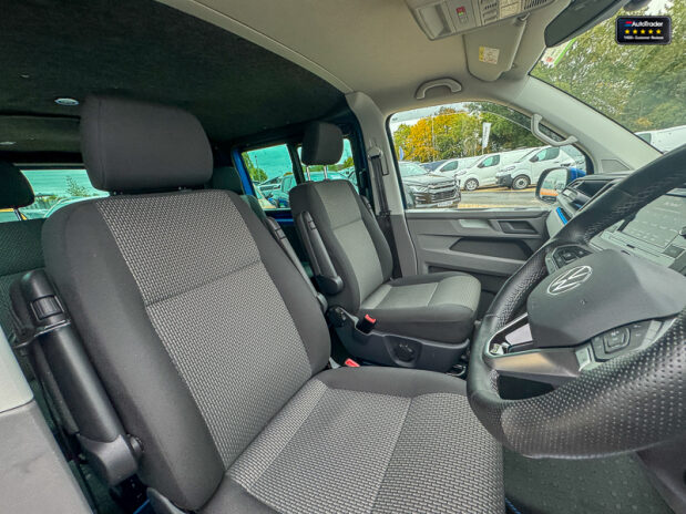 Volkswagen Transporter Crew Cab SWB L1H1 T30 Tdi Kombi Highline Auto Air Con Sensors EURO 6 16