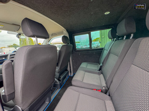 Volkswagen Transporter Crew Cab SWB L1H1 T30 Tdi Kombi Highline Auto Air Con Sensors EURO 6 13