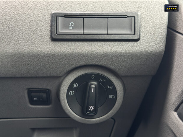 Volkswagen Transporter Crew Cab SWB L1H1 T30 Tdi Kombi Highline Auto Air Con Sensors EURO 6 24