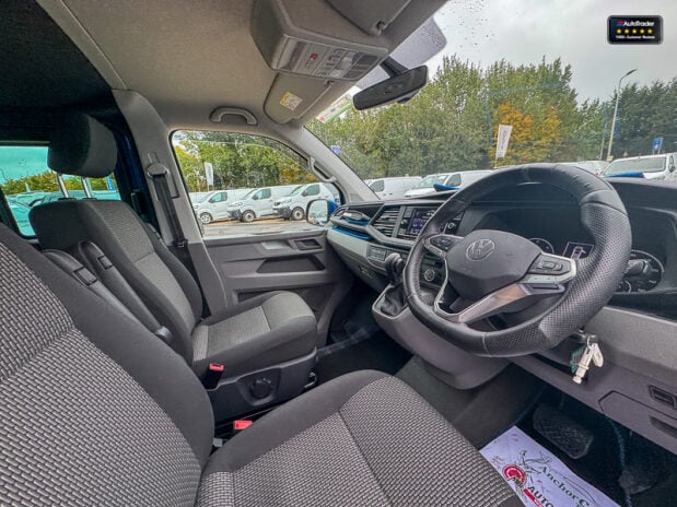 Volkswagen Transporter Crew Cab SWB L1H1 T30 Tdi Kombi Highline Auto Air Con Sensors EURO 6 17