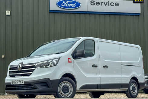 Renault Trafic LWB L2H1 Low Roof Red Air Con Cam Sensors EURO 6