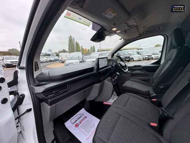 Ford Transit Custom LWB L2H1 [SOLD MM] Low Roof 300 Limited Air Con Cam Sensors EURO 6 12