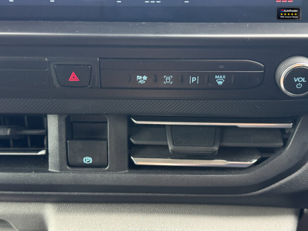 Ford Transit Custom LWB L2H1 [SOLD MM] Low Roof 300 Limited Air Con Cam Sensors EURO 6 40