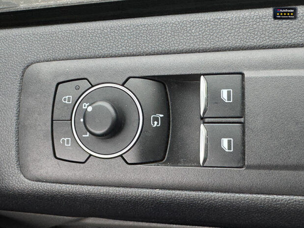 Ford Transit Custom LWB L2H1 [SOLD MM] Low Roof 300 Limited Air Con Cam Sensors EURO 6 22