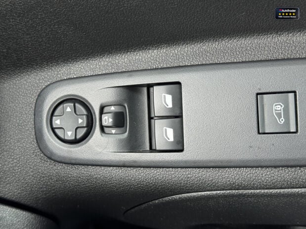 Citroen Berlingo LWB L2H1 [SOLD MT] Low Roof Bluehdi Driver Xl Air Con Cruise Sensors EURO 6 22