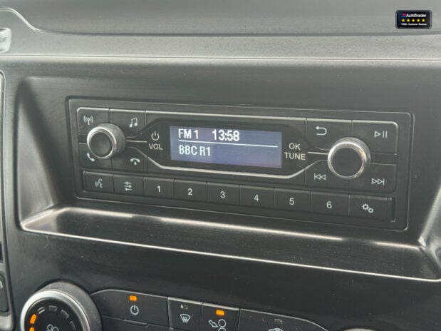 Ford Transit Custom LWB L2H2 [SOLD KH] 320 Leader Ecoblue Air Con Sensors EURO 6 23