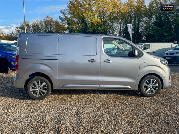 Toyota Proace MWB L1H1 Low Roof Design Cruise Navigation NO VAT 5