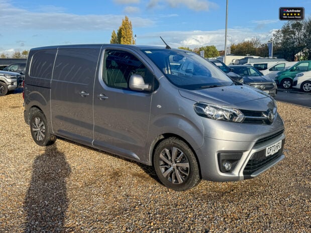 Toyota Proace MWB L1H1 Low Roof Design Cruise Navigation NO VAT 4